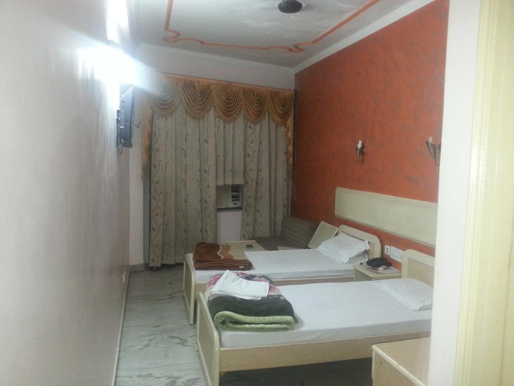 Hotel Royale Paradise Noida Room photo